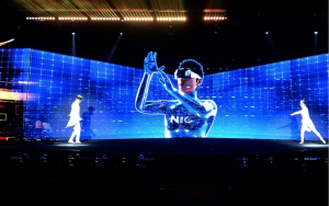 ý tưởng sân khấu lễ khách thành công nghệ tương lai